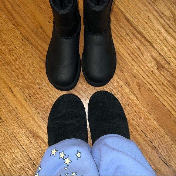 BLACK LEATHER UGGS - Picture 9 of 9